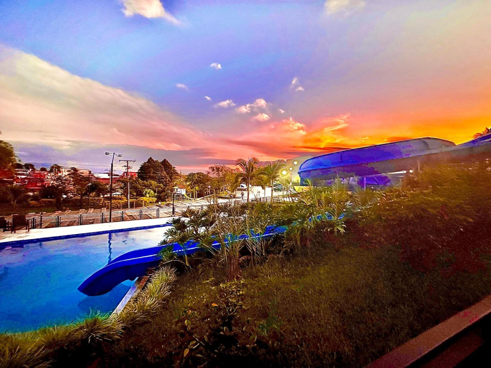 Apartamento Privado Vacacional A 5M Del Aeropuerto, 20 Minutos Del Parque Del Cafe Y Centro De Armenia Con 4 Piscinas, 3 Jacuzzi, Sauna By Molca Xperiences 3H المظهر الخارجي الصورة